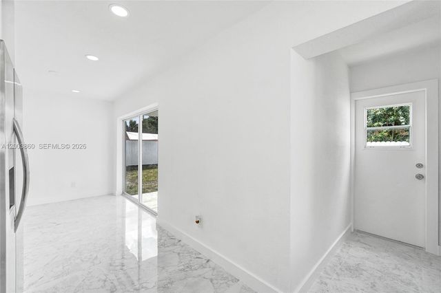 6442 Oak Street, Hollywood, FL 33024
