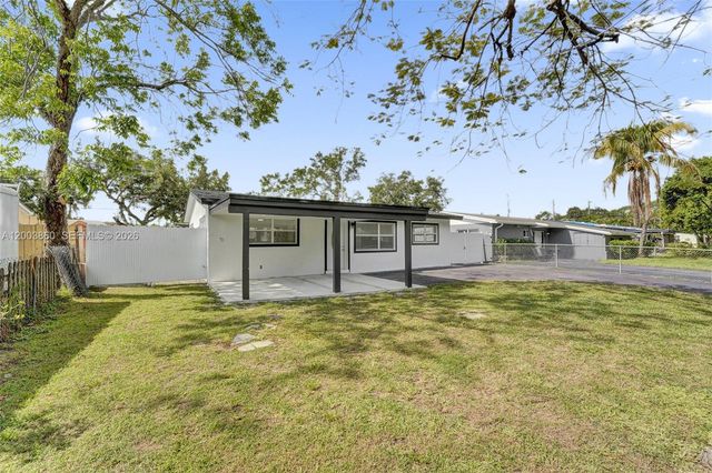 6442 Oak Street, Hollywood, FL 33024