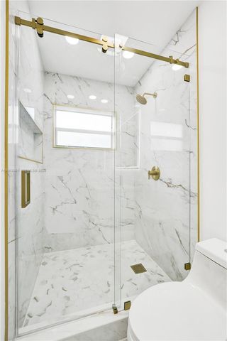 6442 Oak Street, Hollywood, FL 33024