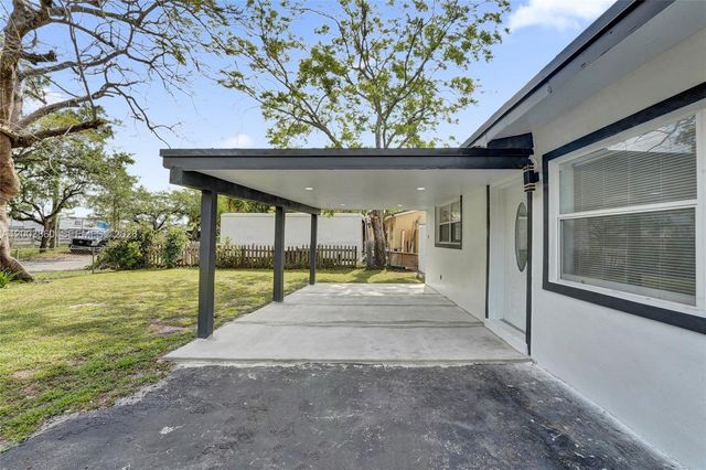 6442 Oak Street, Hollywood, FL 33024