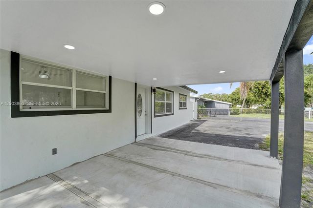 6442 Oak Street, Hollywood, FL 33024