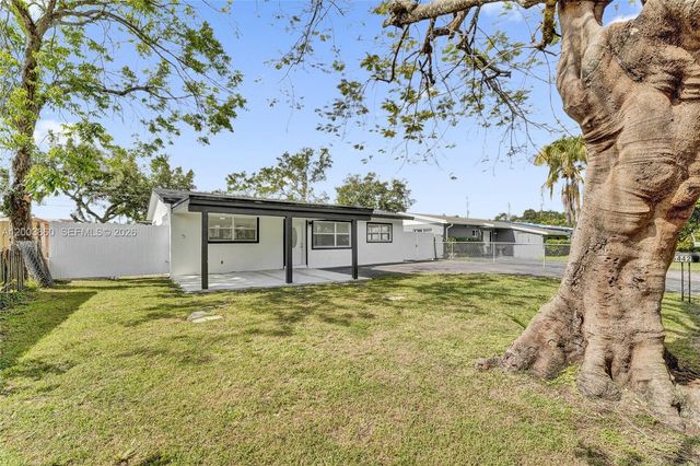 6442 Oak Street, Hollywood, FL 33024