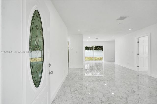 6442 Oak Street, Hollywood, FL 33024