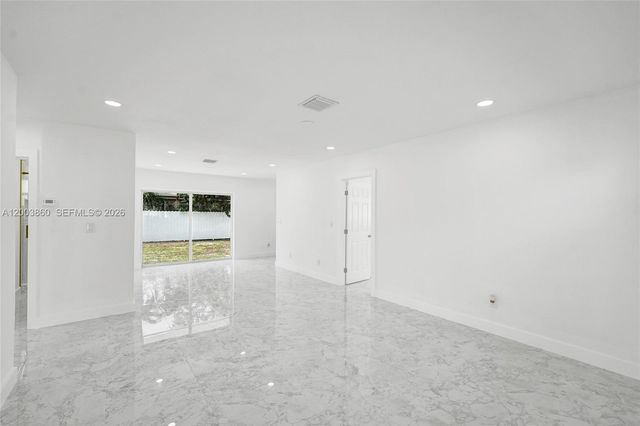 6442 Oak Street, Hollywood, FL 33024