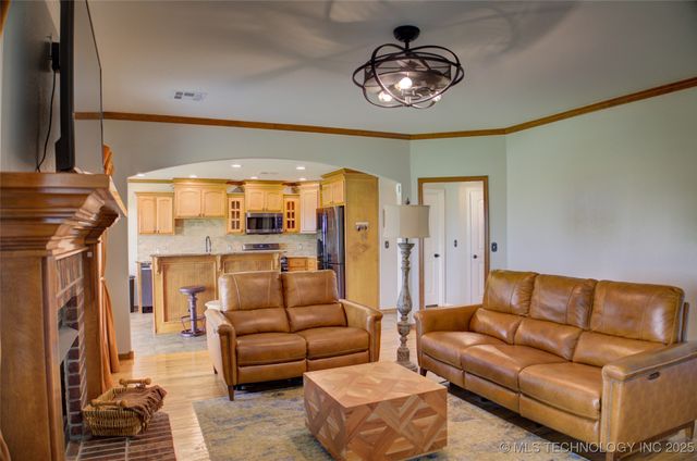 5815 E 136th Street North, Collinsville, OK 74021