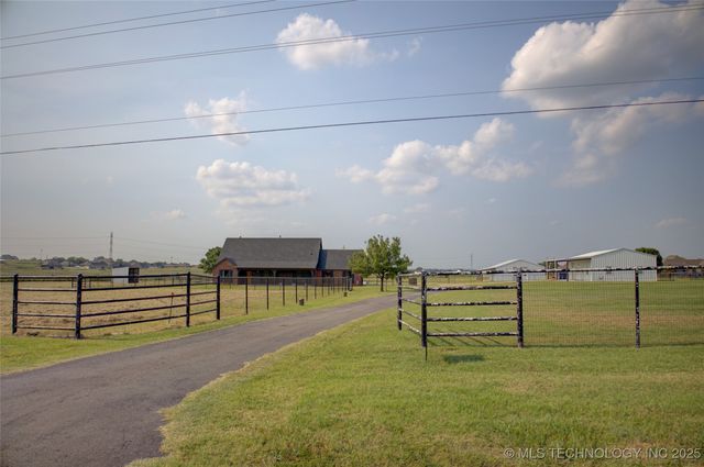 5815 E 136th Street North, Collinsville, OK 74021