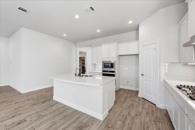 12031 Champions Forest Drive, Mont Belvieu, TX 77535