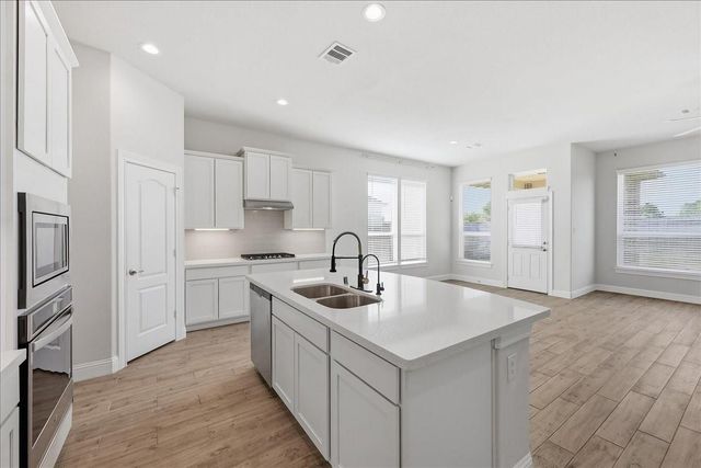 12031 Champions Forest Drive, Mont Belvieu, TX 77535