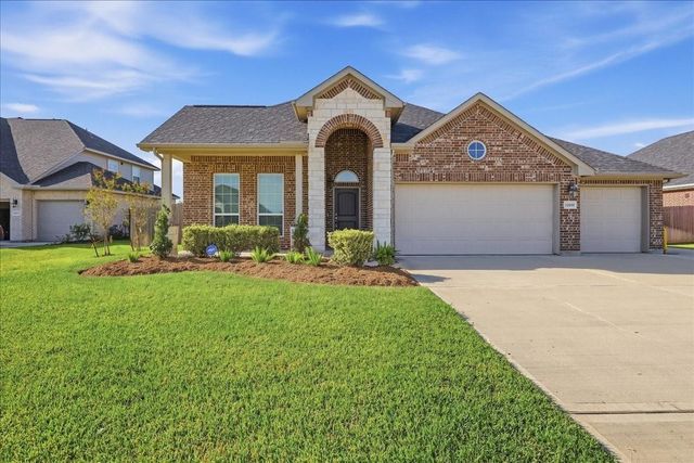 12031 Champions Forest Drive, Mont Belvieu, TX 77535