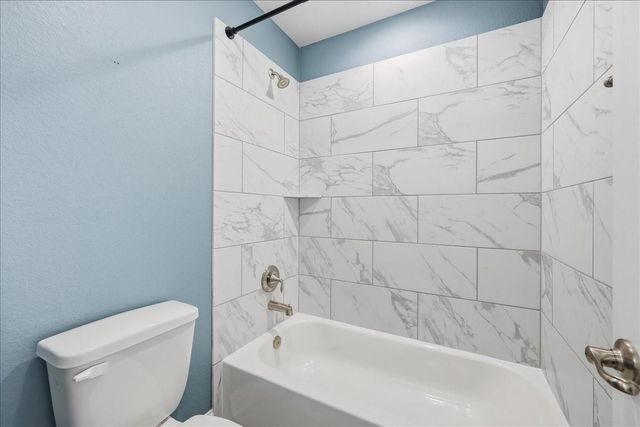 12031 Champions Forest Drive, Mont Belvieu, TX 77535