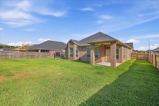 12031 Champions Forest Drive, Mont Belvieu, TX 77535