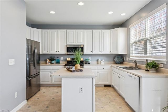 626 Jessica CIR, Newport News, VA 23606