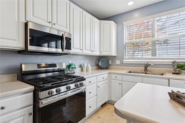 626 Jessica CIR, Newport News, VA 23606