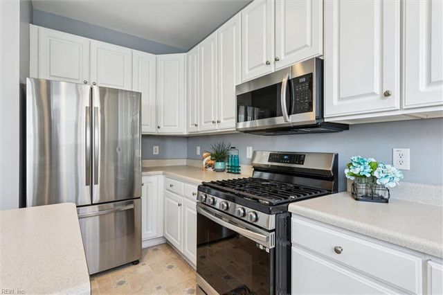 626 Jessica CIR, Newport News, VA 23606