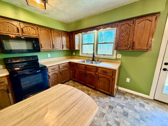 1240 Bowling Ridge Road, Brodhead, KY 40409