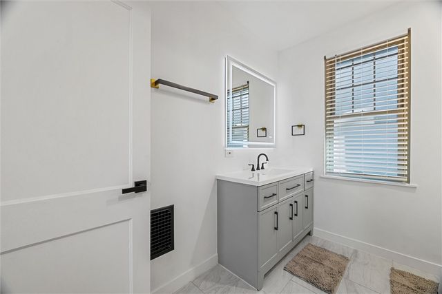 56 Bascom Ave, Observatory Hill, PA 15214