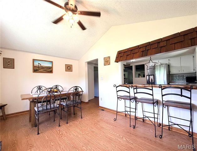 1086 Mill Hill Road, St Clair, MO 63077
