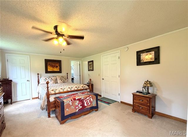 1086 Mill Hill Road, St Clair, MO 63077