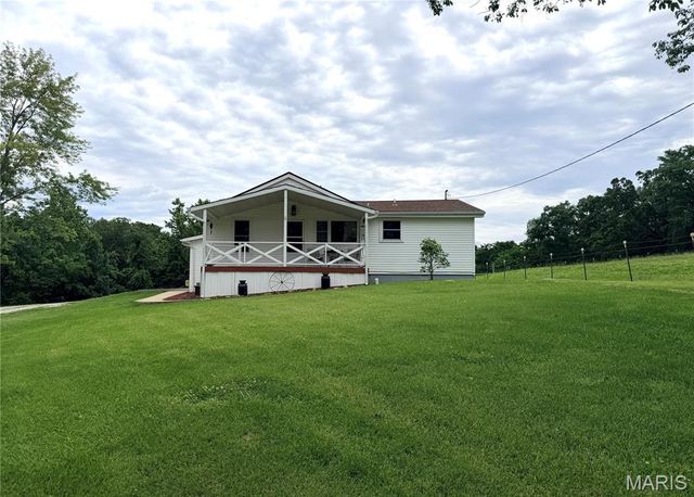1086 Mill Hill Road, St Clair, MO 63077
