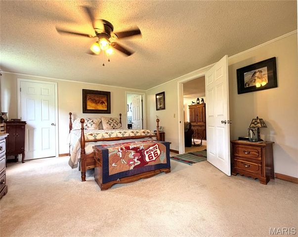 1086 Mill Hill Road, St Clair, MO 63077