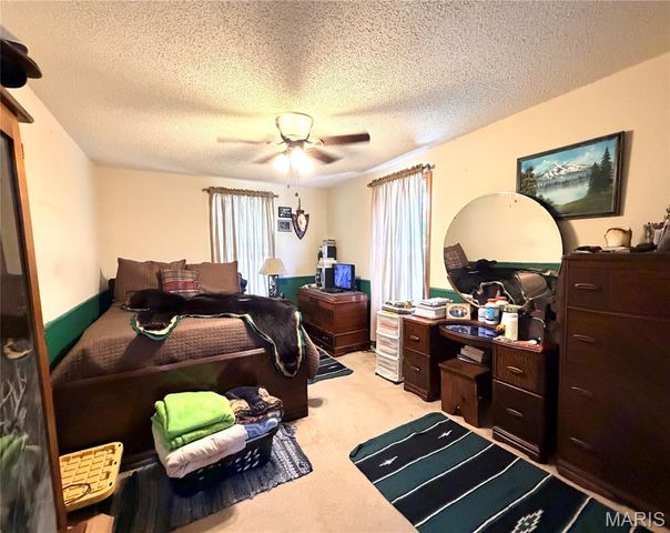 1086 Mill Hill Road, St Clair, MO 63077