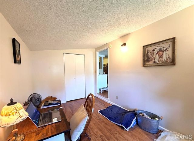 1086 Mill Hill Road, St Clair, MO 63077