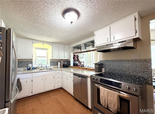 1086 Mill Hill Road, St Clair, MO 63077