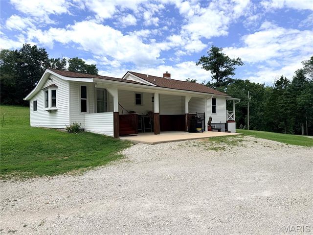 1086 Mill Hill Road, St Clair, MO 63077