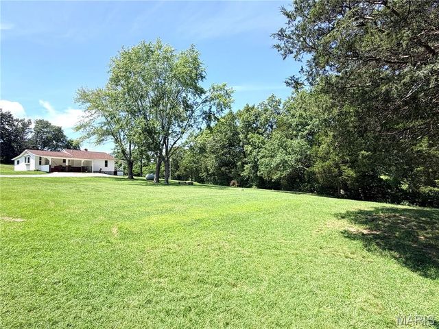 1086 Mill Hill Road, St Clair, MO 63077