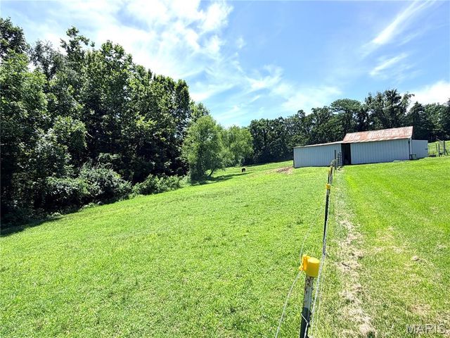 1086 Mill Hill Road, St Clair, MO 63077