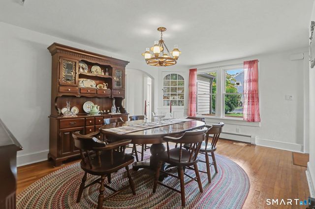10 Hillwood Place, Norwalk, CT 06850