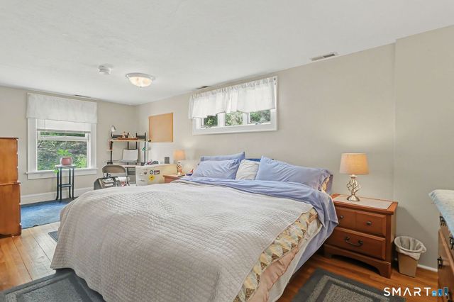 10 Hillwood Place, Norwalk, CT 06850