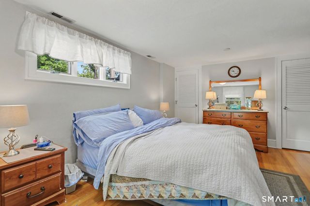 10 Hillwood Place, Norwalk, CT 06850