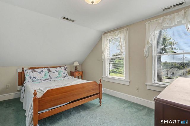 10 Hillwood Place, Norwalk, CT 06850