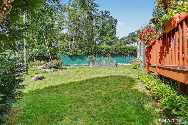 10 Hillwood Place, Norwalk, CT 06850