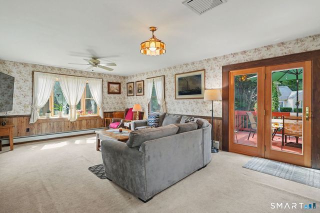 10 Hillwood Place, Norwalk, CT 06850