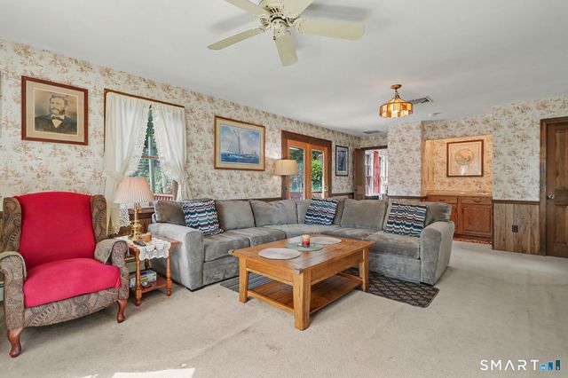 10 Hillwood Place, Norwalk, CT 06850