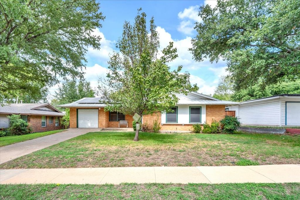 7812 Ewing Avenue, Fort Worth, TX 76116 — exterior
