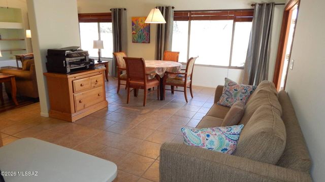 1847 E Desert Lark Pass, Green Valley, AZ 85614