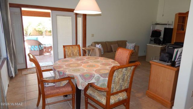 1847 E Desert Lark Pass, Green Valley, AZ 85614