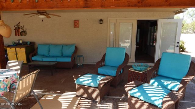 1847 E Desert Lark Pass, Green Valley, AZ 85614