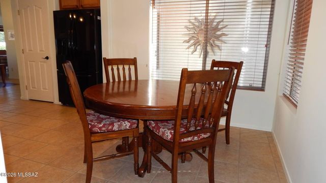 1847 E Desert Lark Pass, Green Valley, AZ 85614