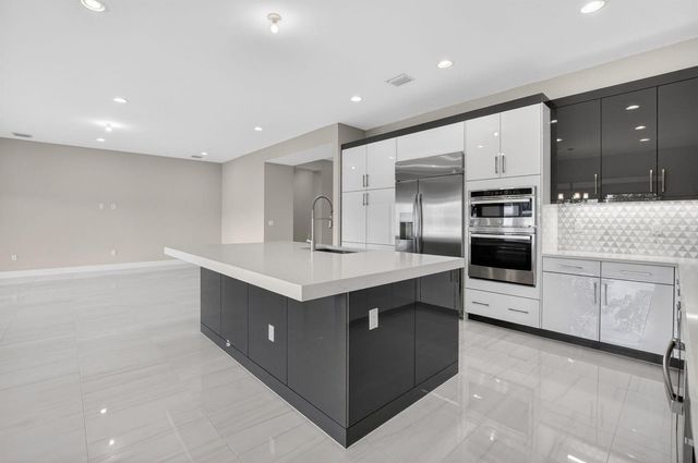 17089 Rainbow Falls Trail, Boca Raton, FL 33496