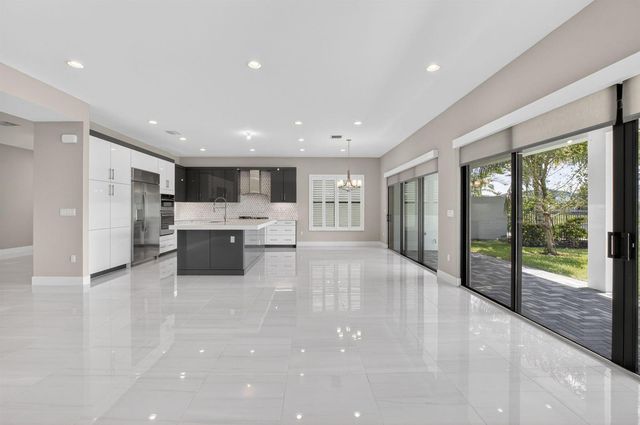 17089 Rainbow Falls Trail, Boca Raton, FL 33496