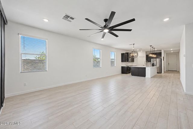 16033 W COTTONTAIL Lane, Surprise, AZ 85387