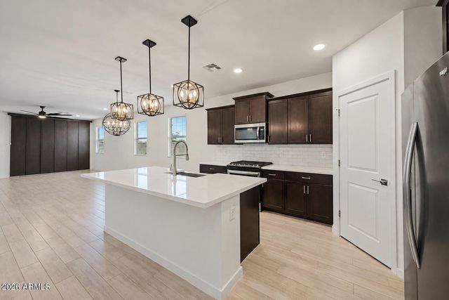16033 W COTTONTAIL Lane, Surprise, AZ 85387