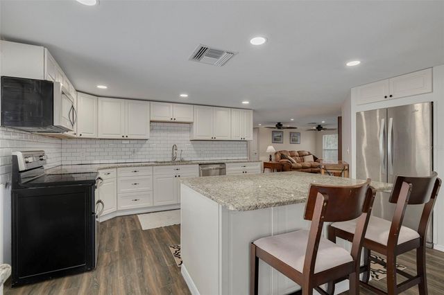 9720 DELRAY DRIVE, New Port Richey, FL 34654