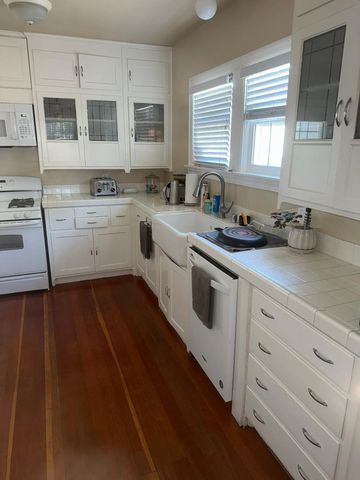 222 Oak Street, Salinas, CA 93901