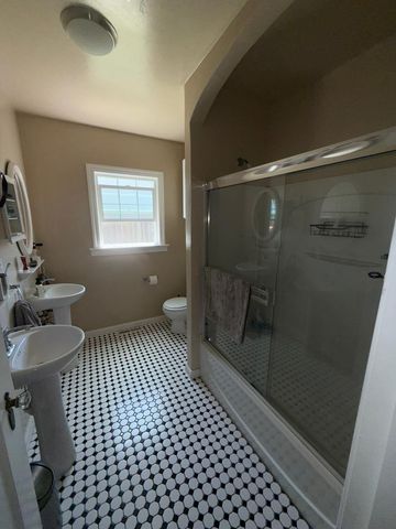 222 Oak Street, Salinas, CA 93901