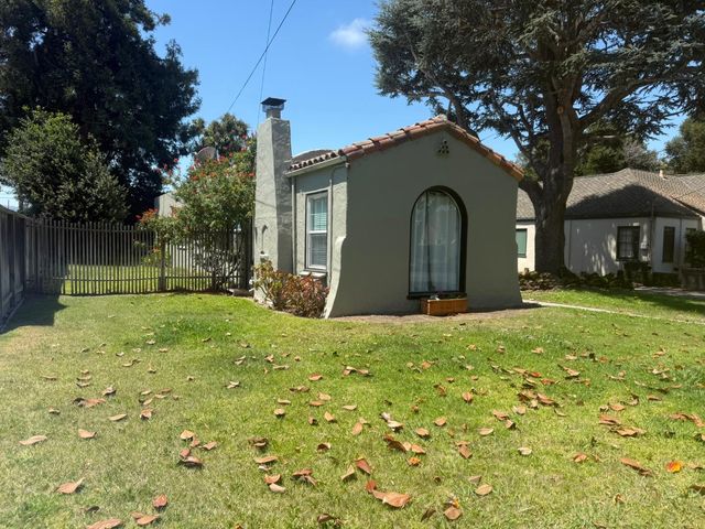 222 Oak Street, Salinas, CA 93901